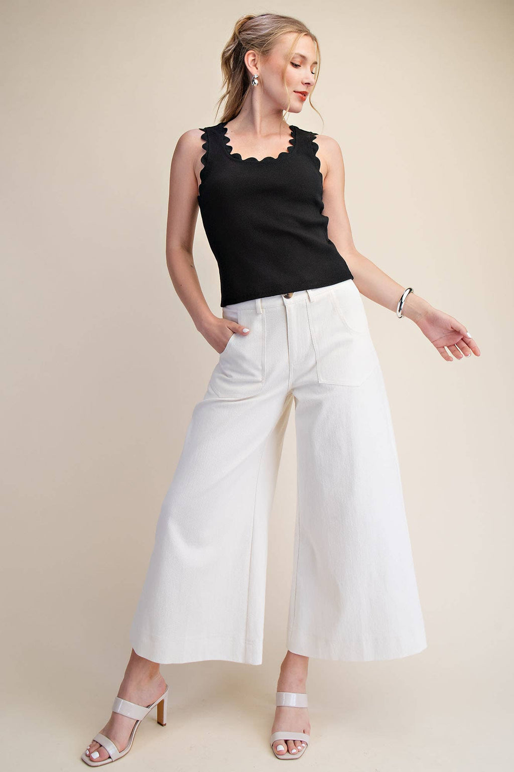 Scallop Wave White Knit Tank