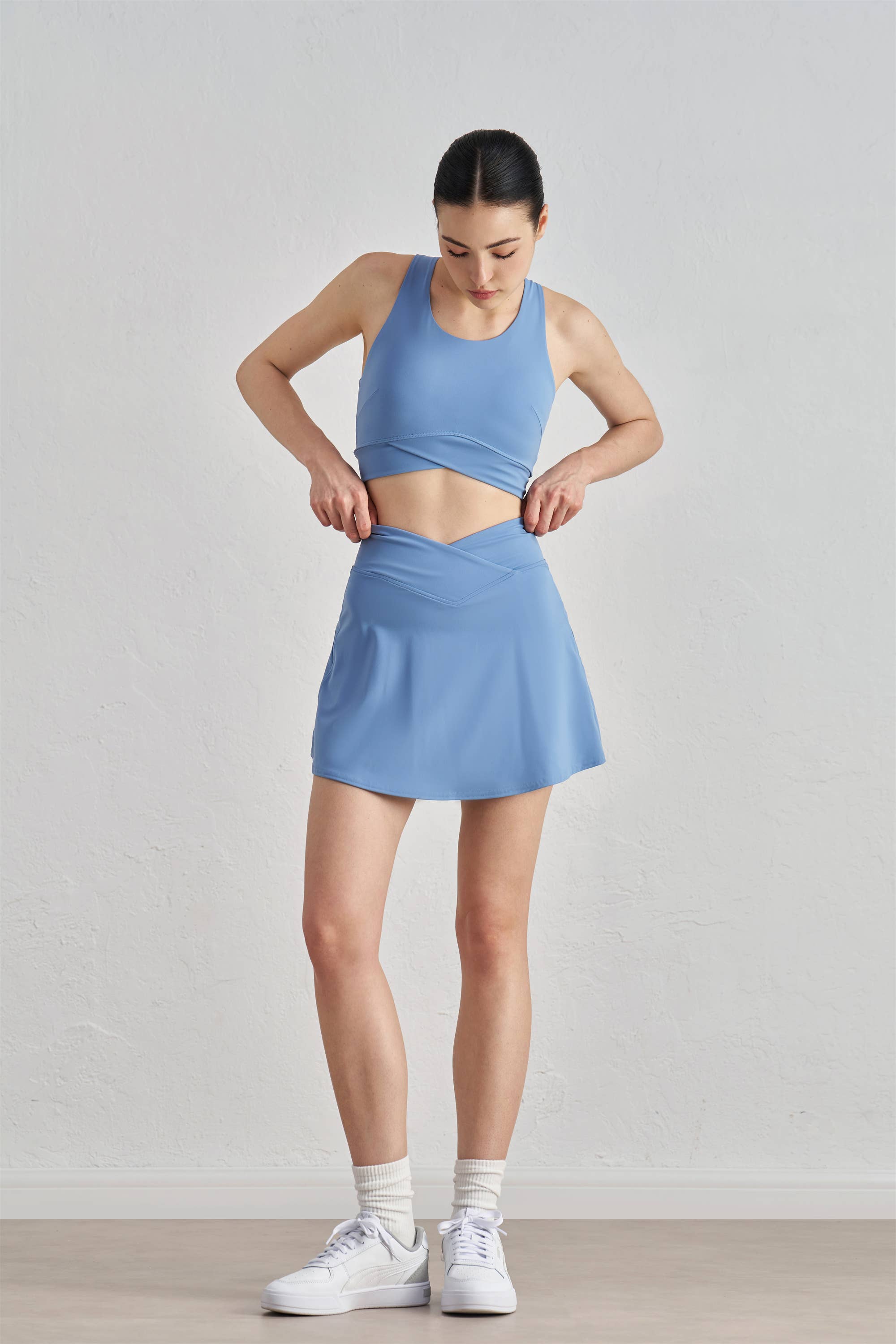Dara Crossover Waistband Mini Active Skirt : Pale Rose