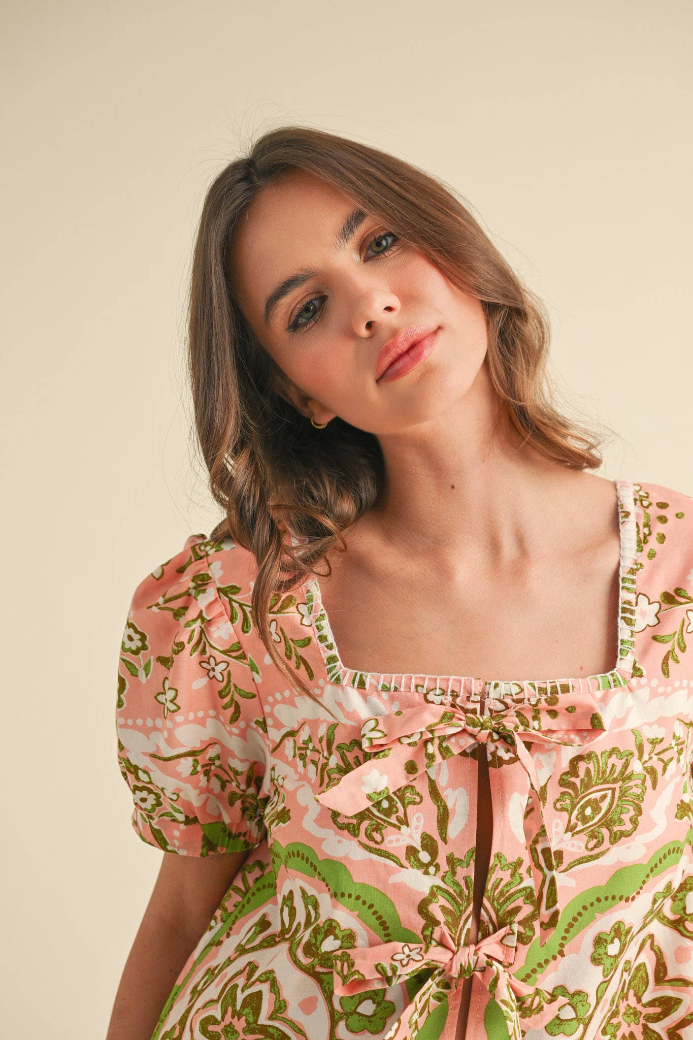 MEDALLION PRINT TIE FRONT PUFF SLEEVE TOP