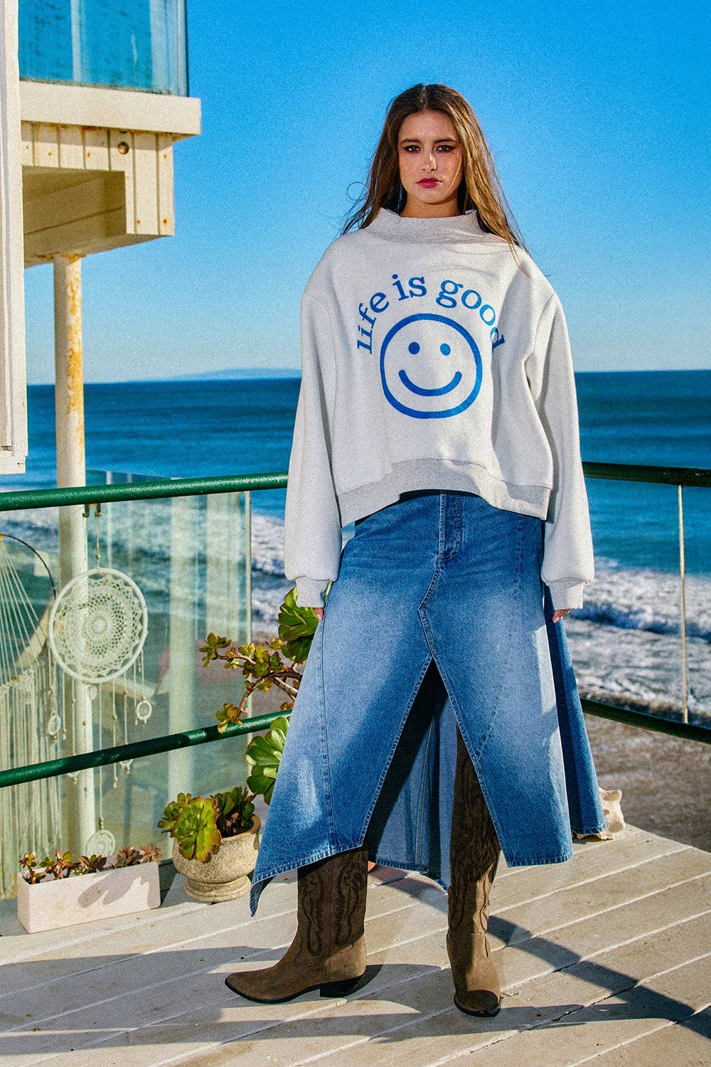 Reversible Graphic Mock-Neck Crop Sweatshirt | White