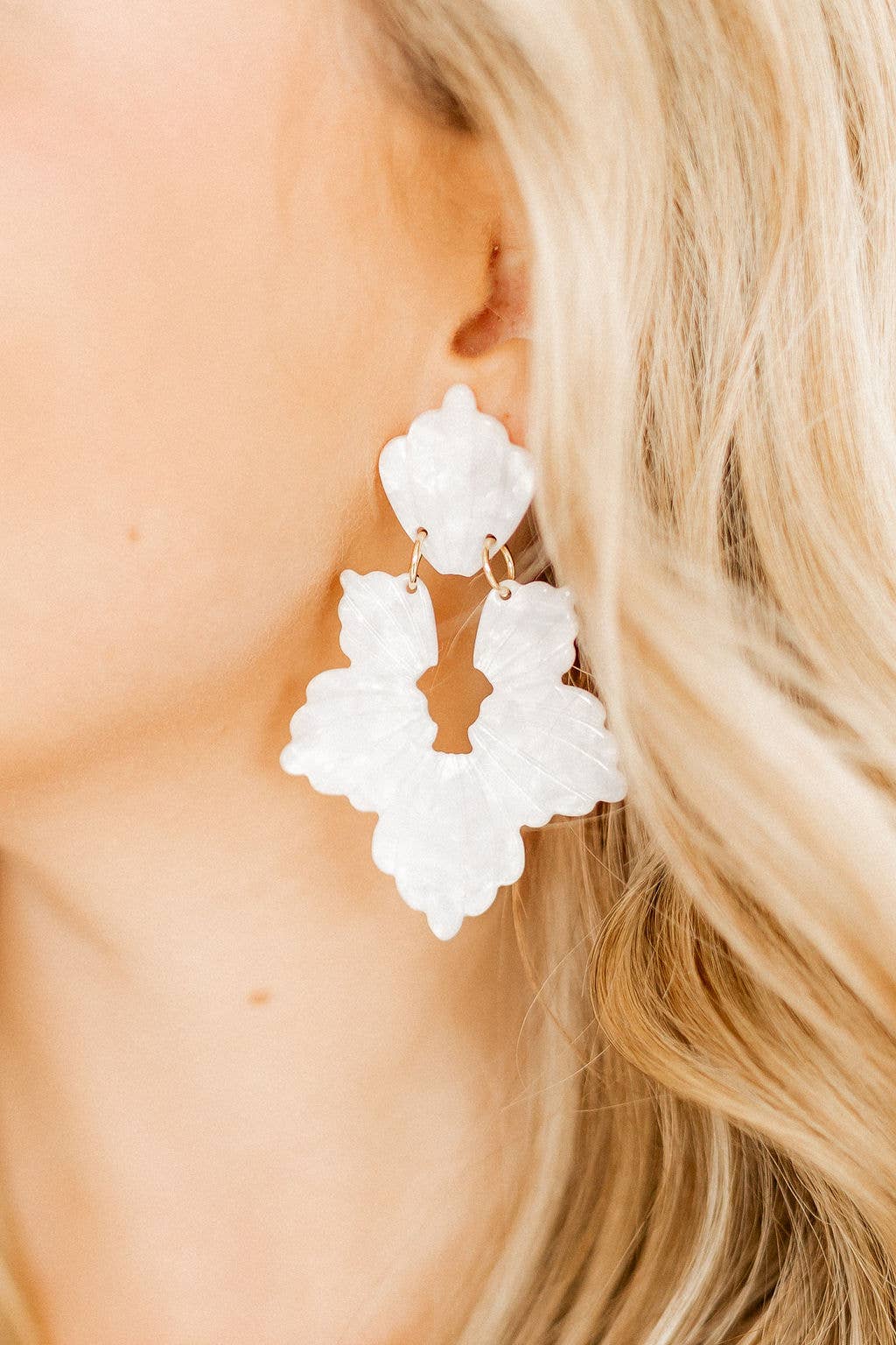 Michelle Pearl White Earring