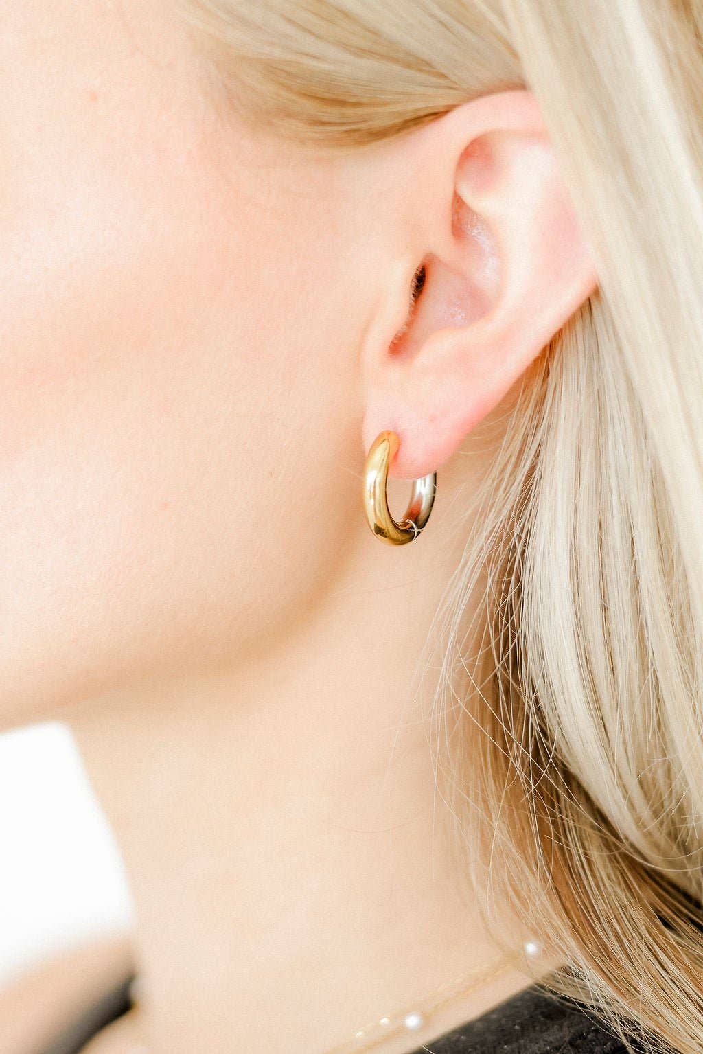 Huggie Earrings - Scarlett Hoop Two-Tone 12mm