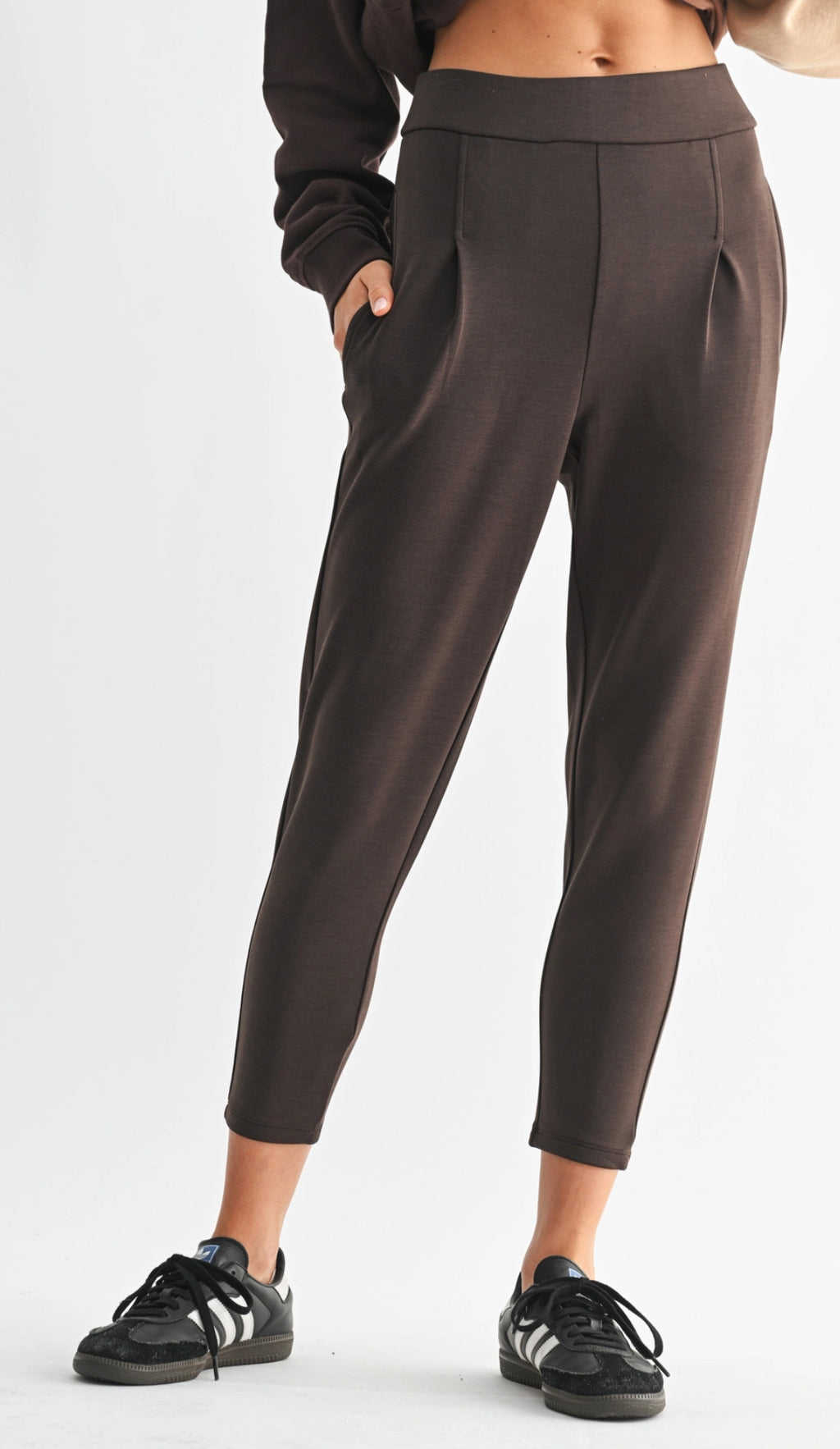Laguna Pleated Scuba 7/8 Tailored Pant : Espresso
