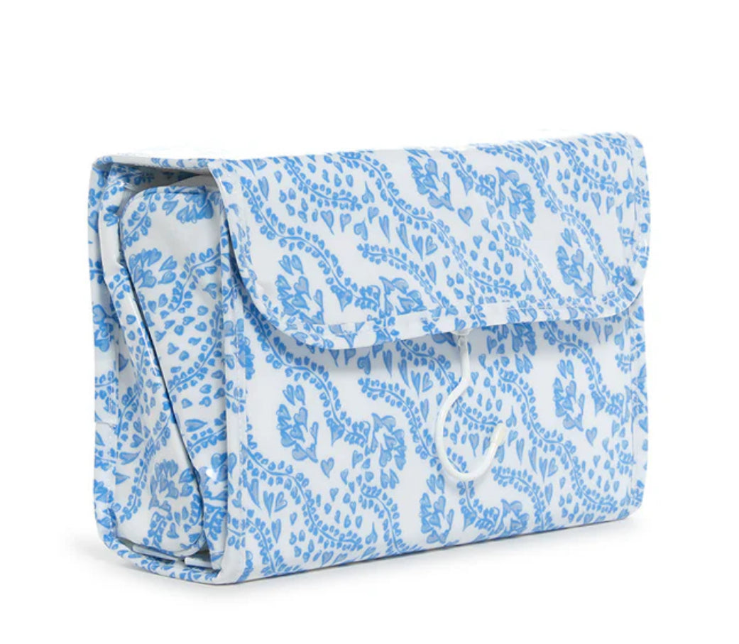 TRVL Design Hanging Toiletry Case: Glossy Heart Blue