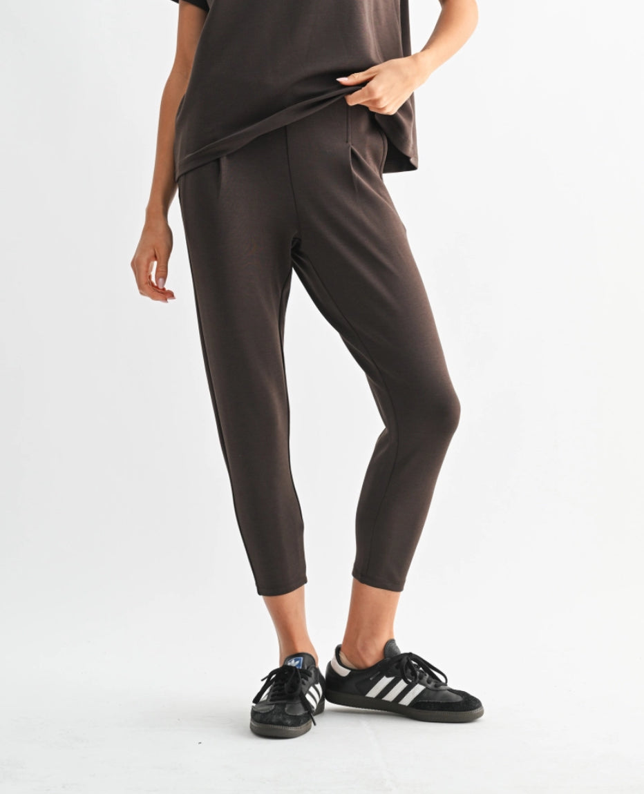 Laguna Pleated Scuba 7/8 Tailored Pant : Espresso