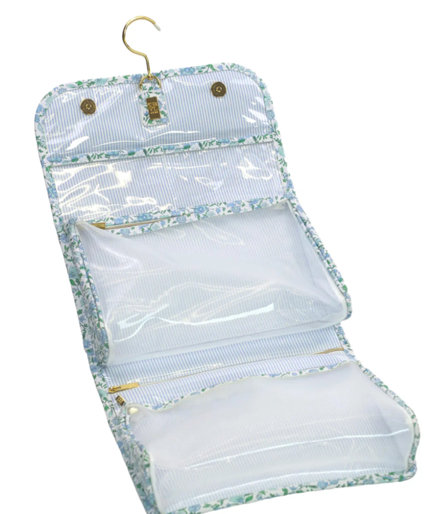 Luxe Hamptons Hanging Tolietry Bag