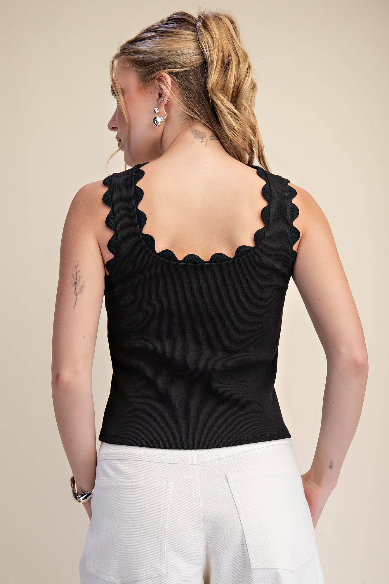 Scallop Wave White Knit Tank