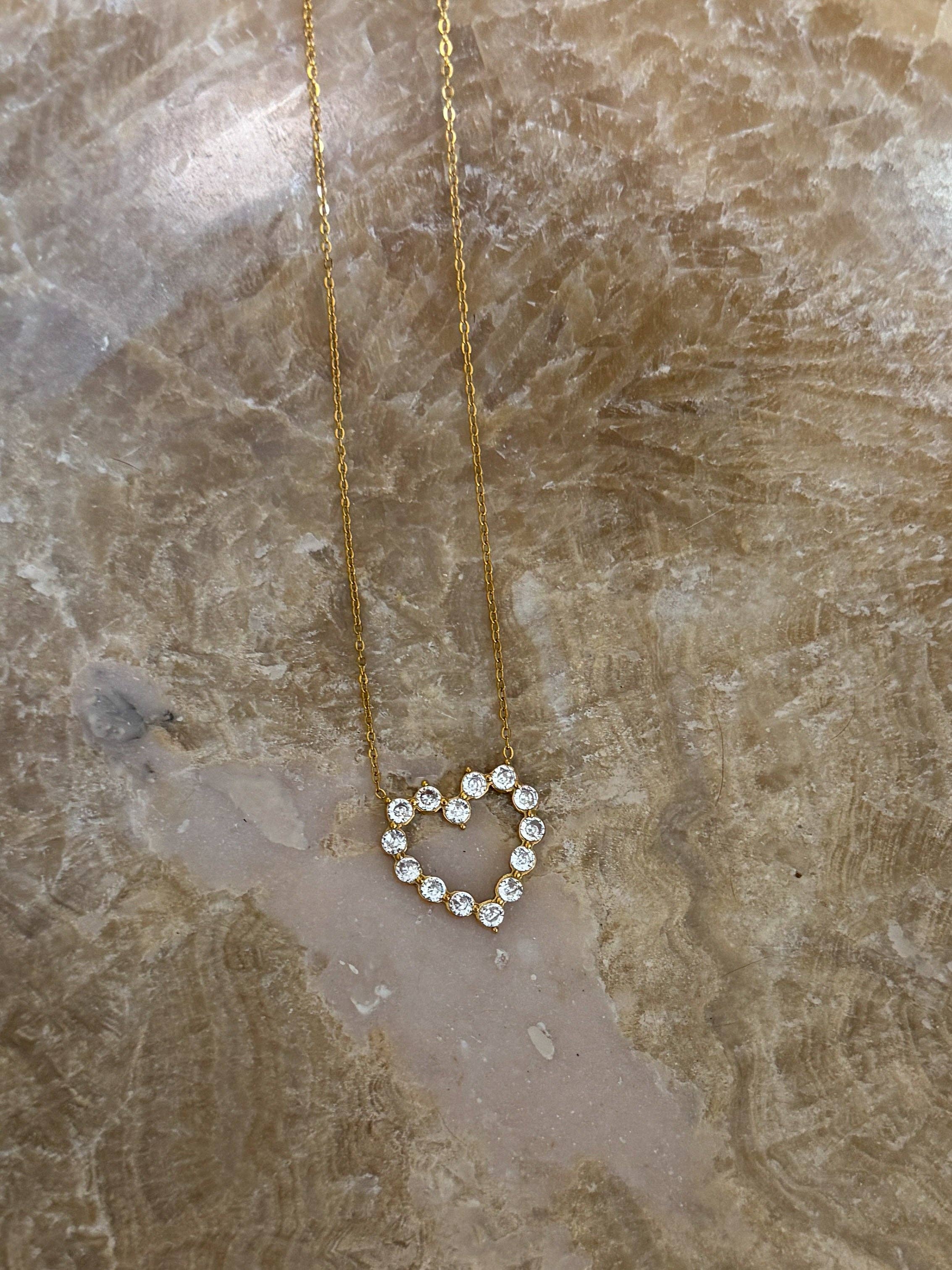 DIAMOND HEART NECKLACE
