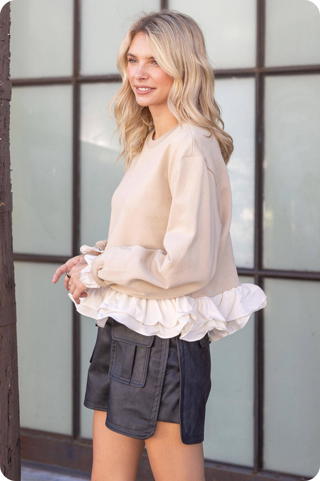 Contrast Ruffle Hem Crewneck Sweatshirt
