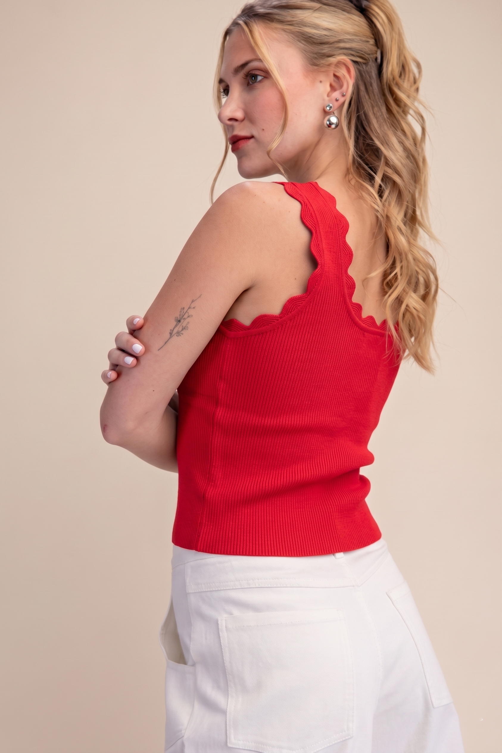 Scallop Wave White Knit Tank
