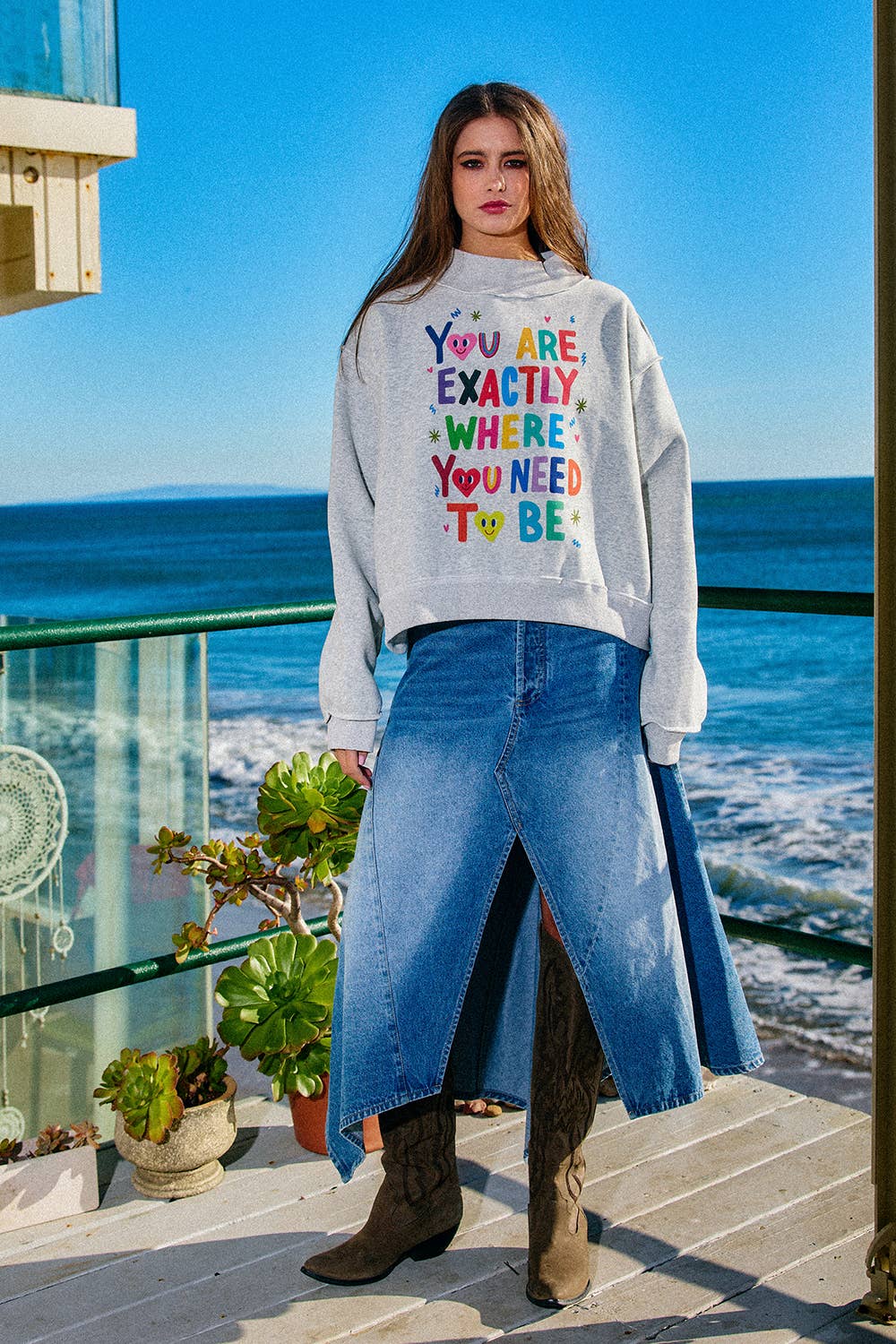 Reversible Graphic Mock-Neck Crop Sweatshirt | White